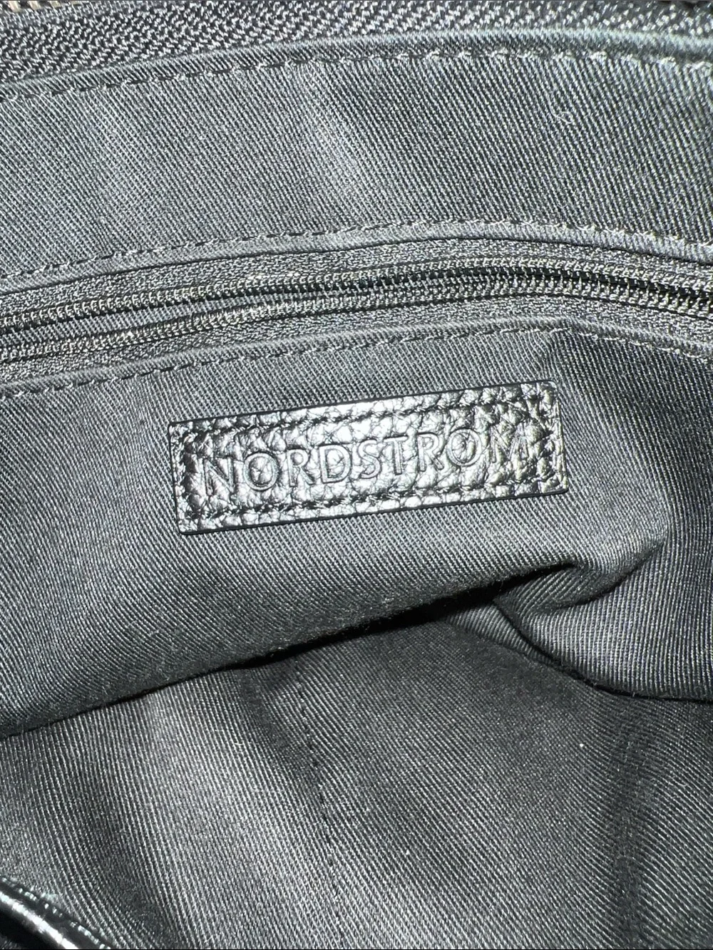 Pebbled Classic Black Leather Crossbody Bag - Picture 7 of 12